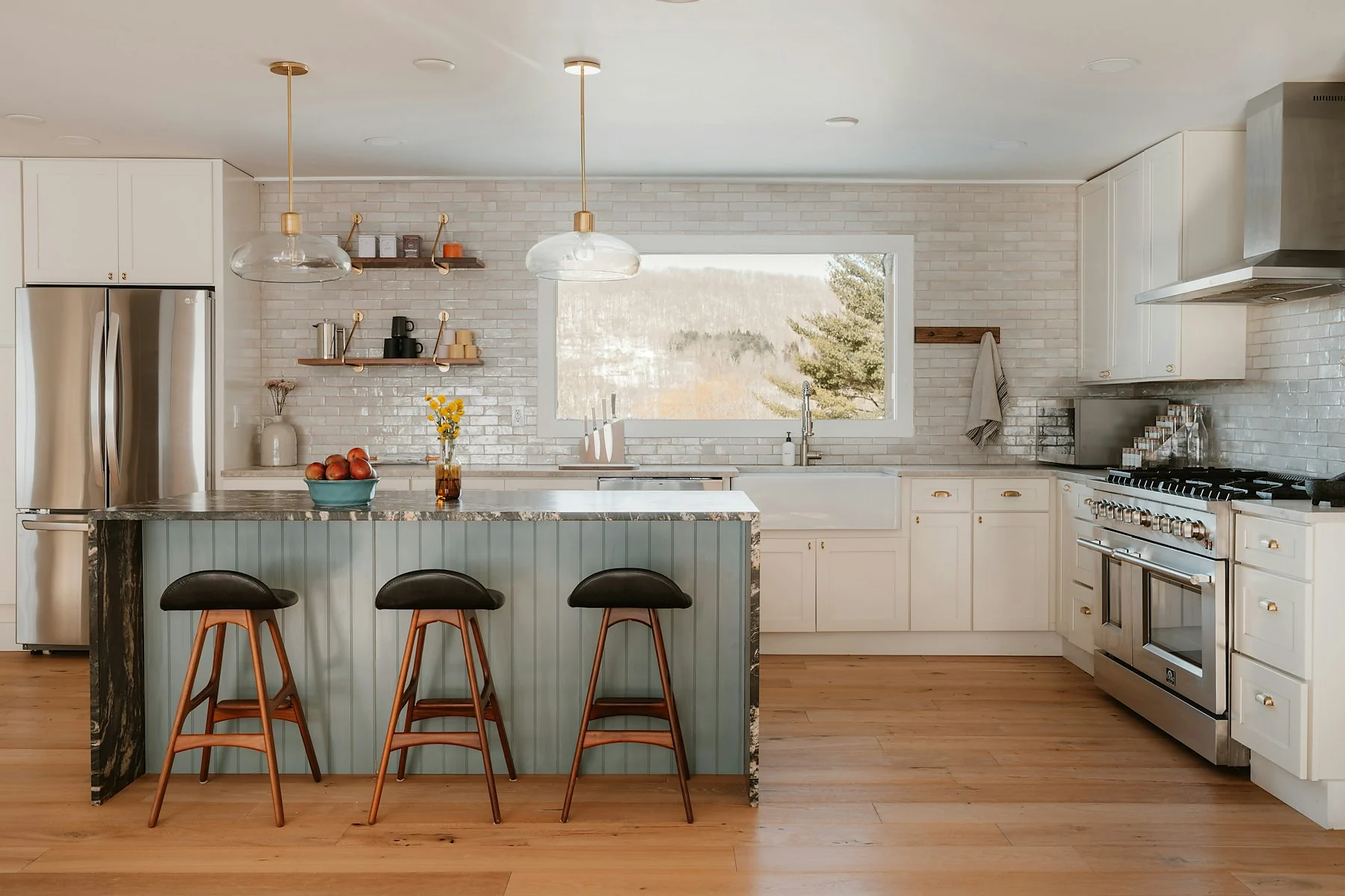 Immaculate modern kitchen